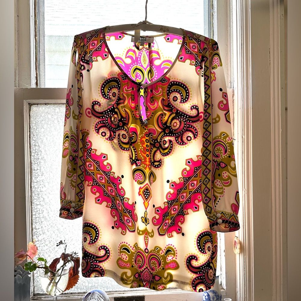 TIBI New York silk print top split long sleeves dress up or career or party sz 6